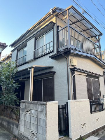 建物の外観全体を撮影した物件画像