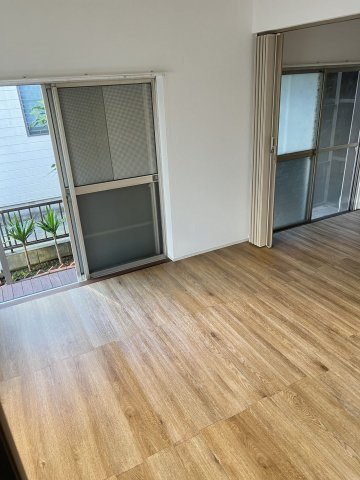 LDK全体を撮影した室内写真