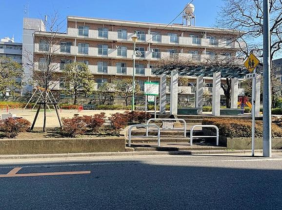 建物の外観が主体の写真