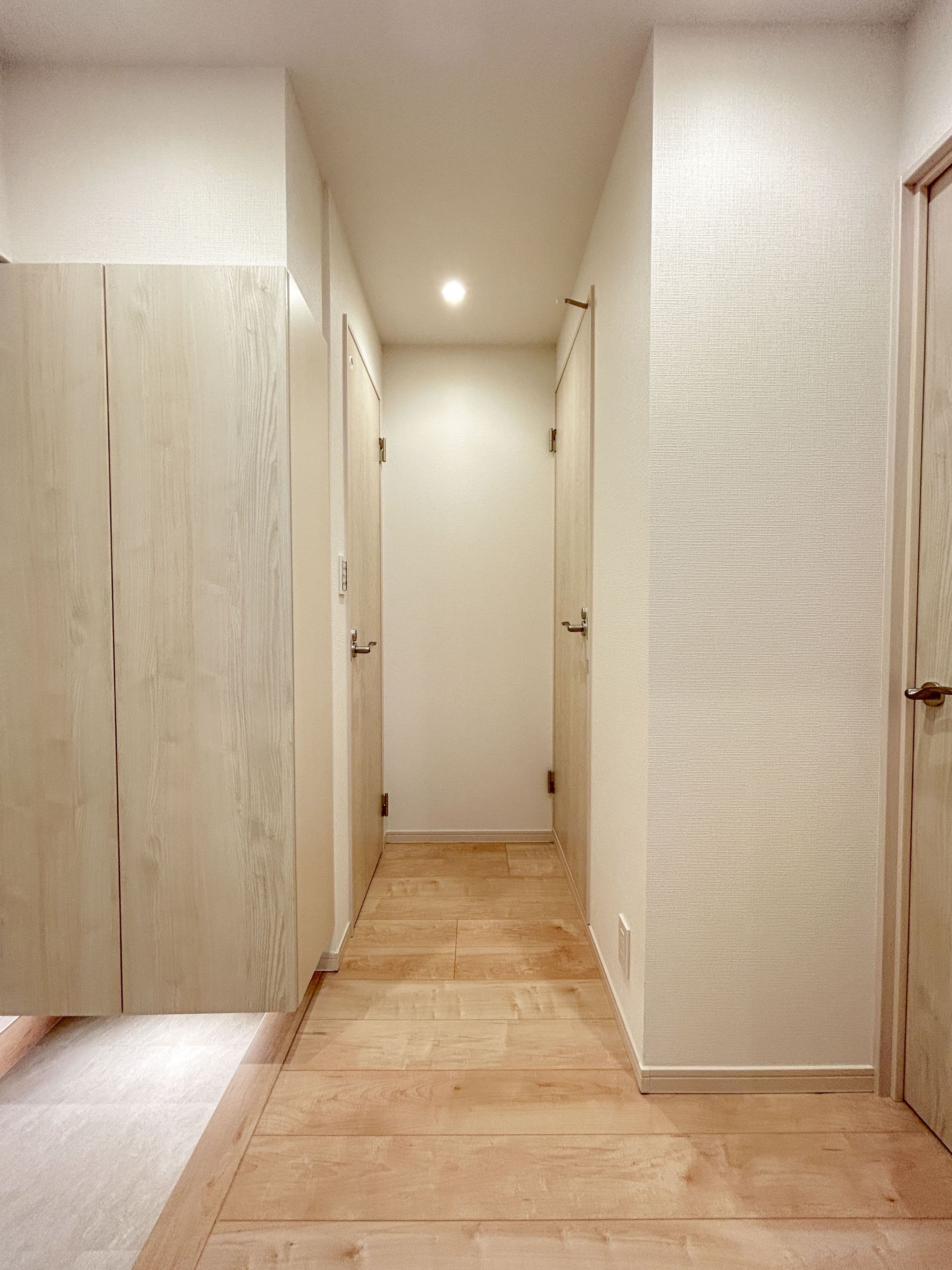 廊下（共用部分）を撮影した室内写真