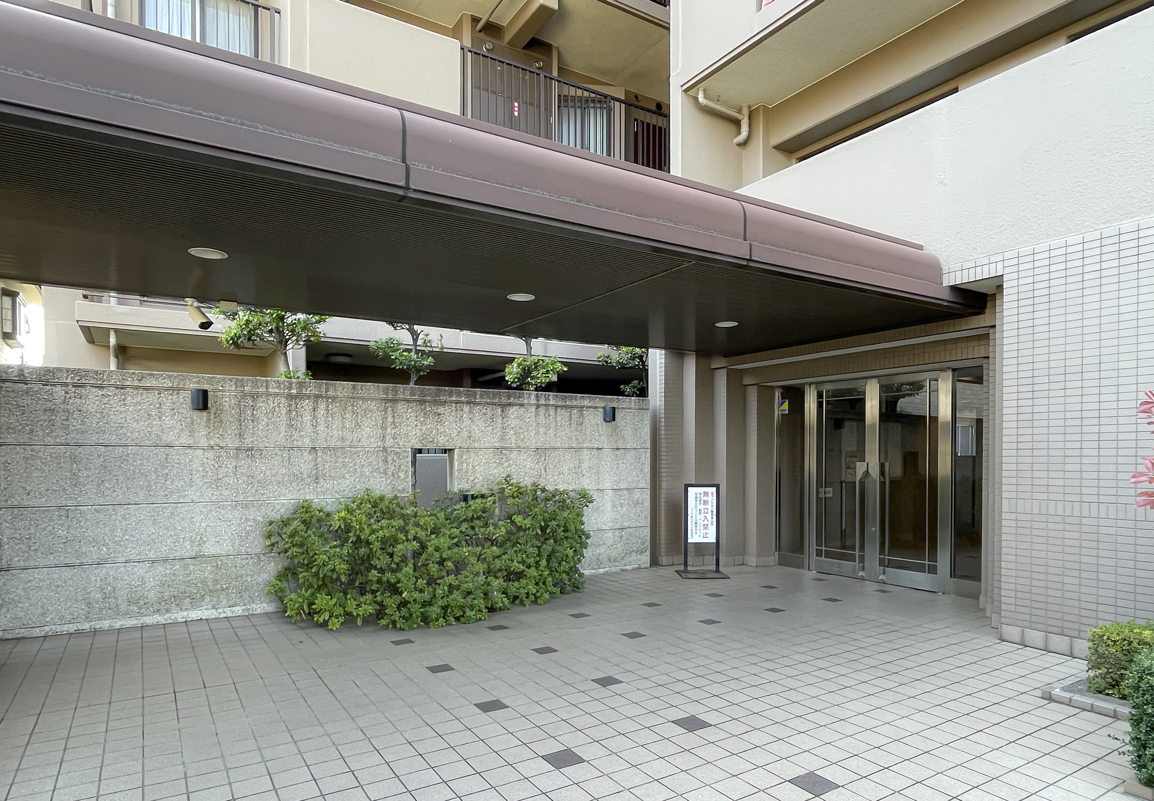 建物外観全体