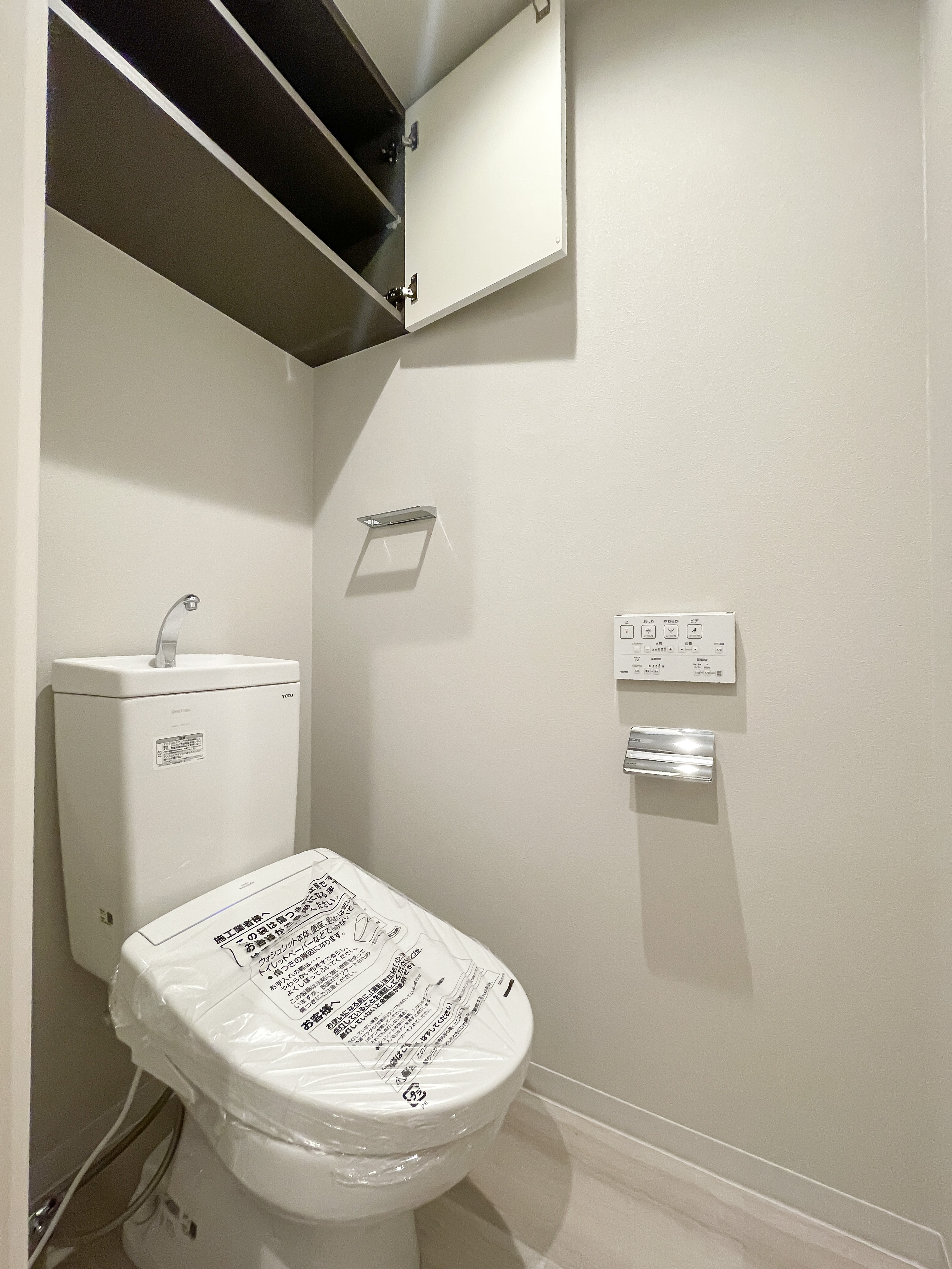便器が主体のトイレ室内写真