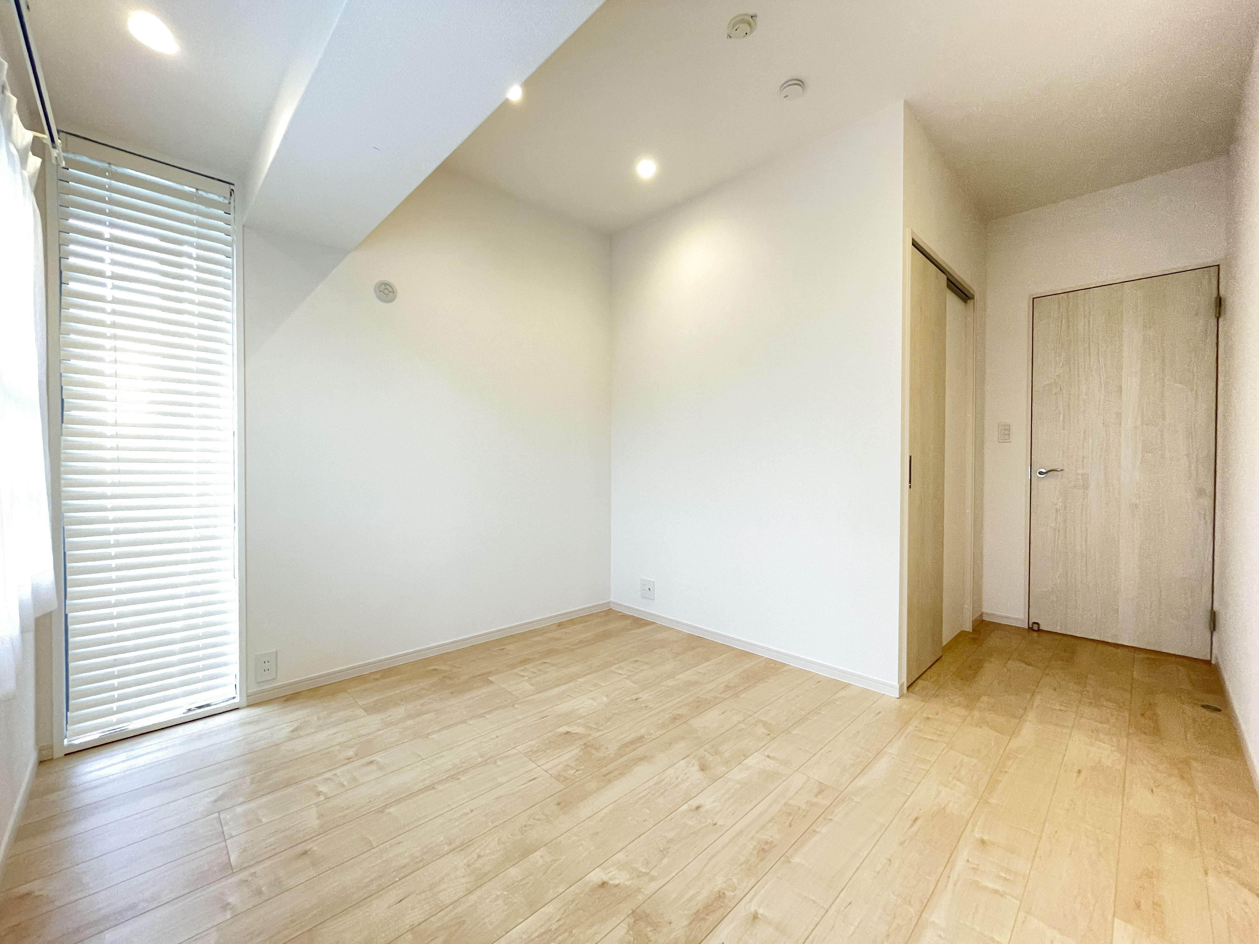 洋室（Western-style room）の空室を撮影した室内写真