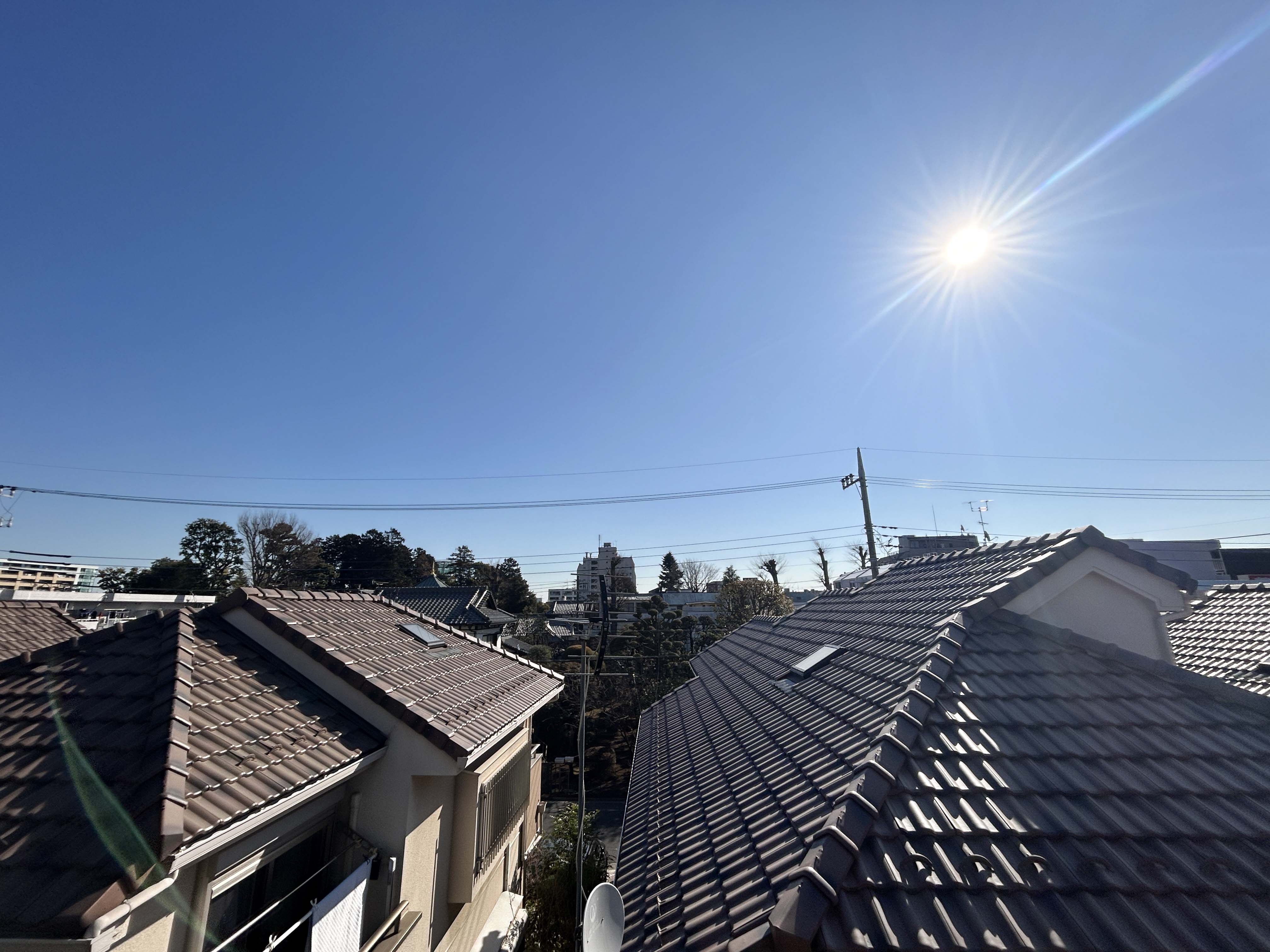 藤和ライブタウン武蔵野緑町 外観（住宅の屋根や外壁が主体）