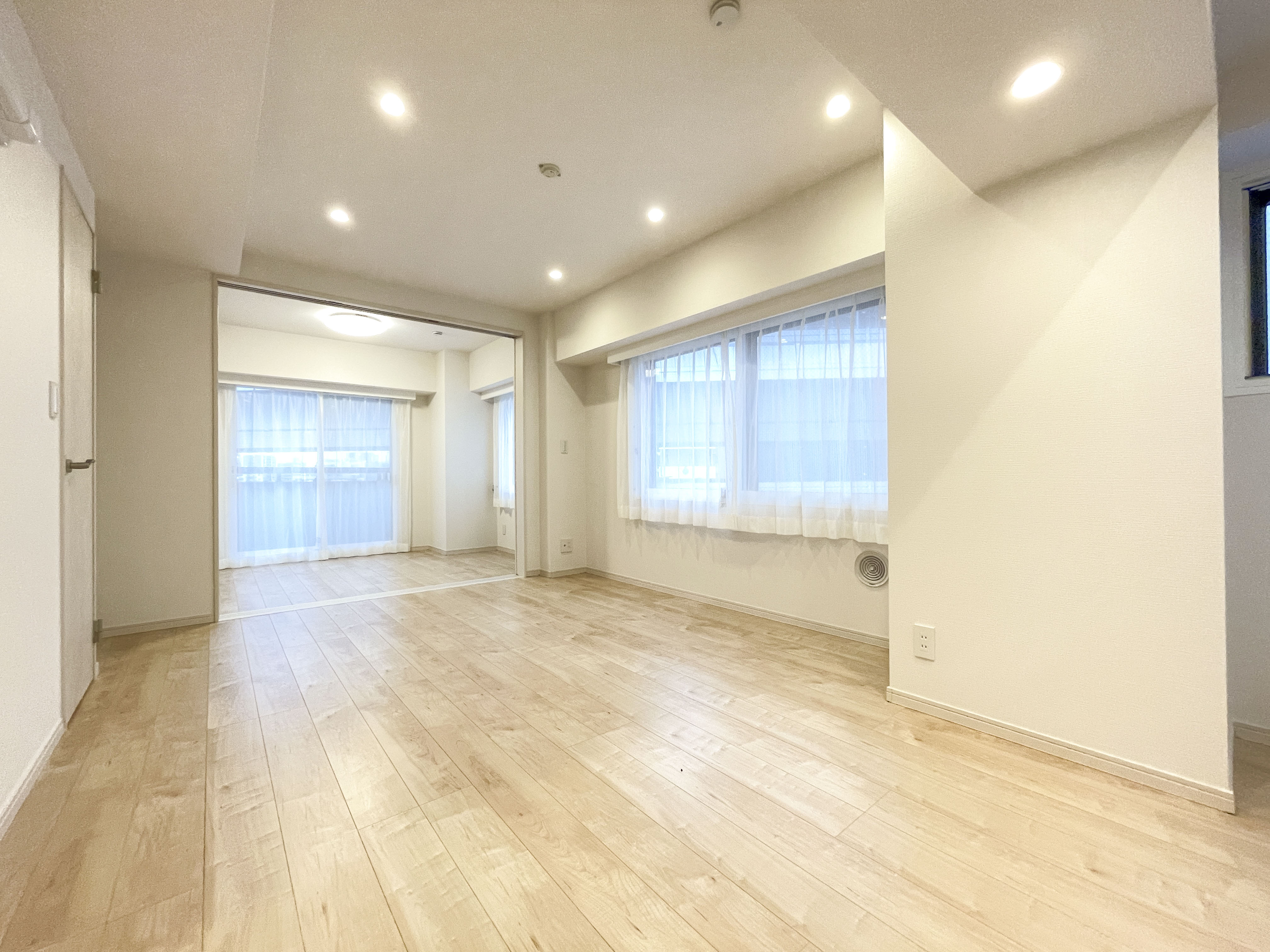 LDK全体を撮影した室内写真