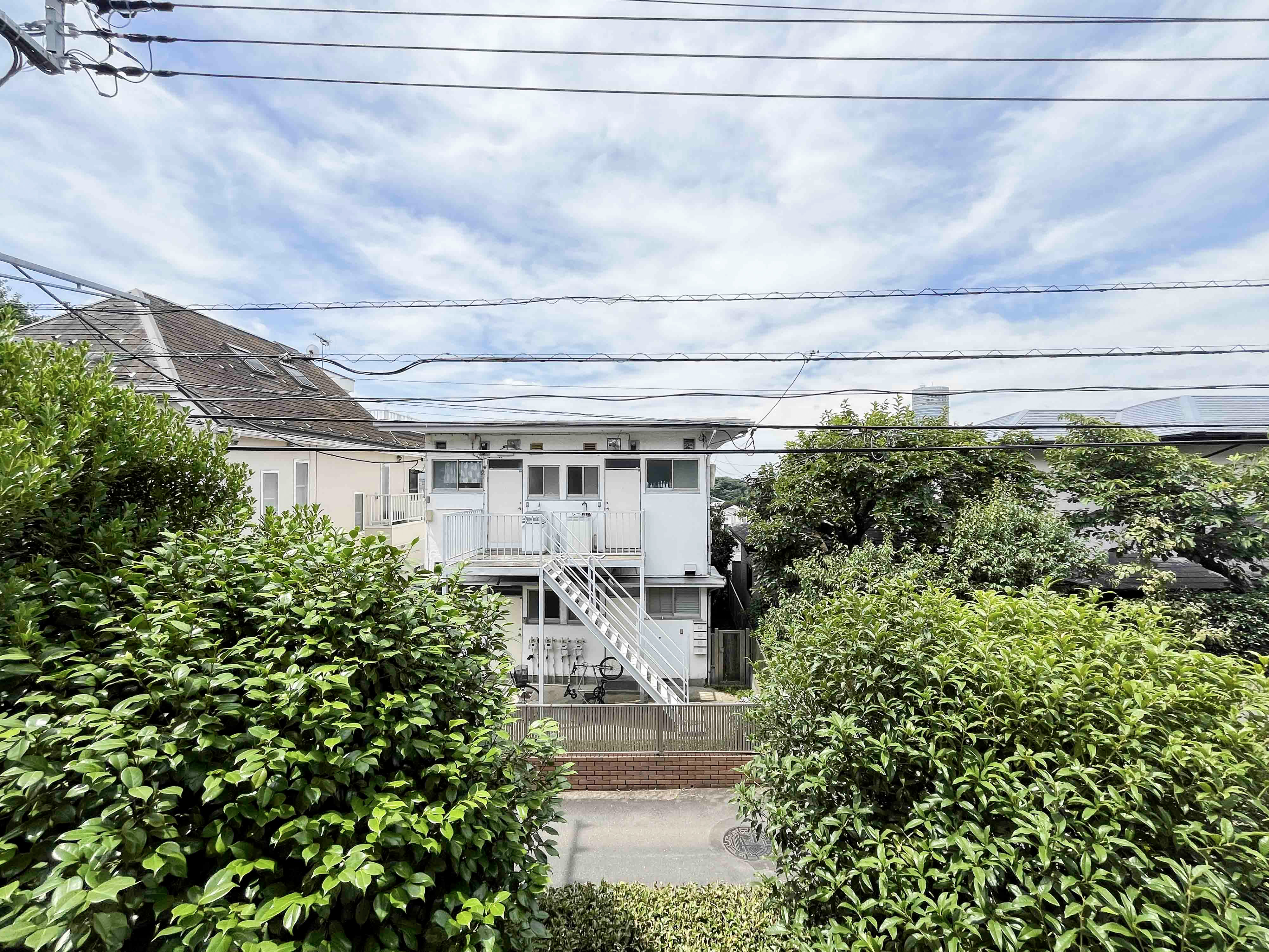 建物の外観を主体に撮影した画像