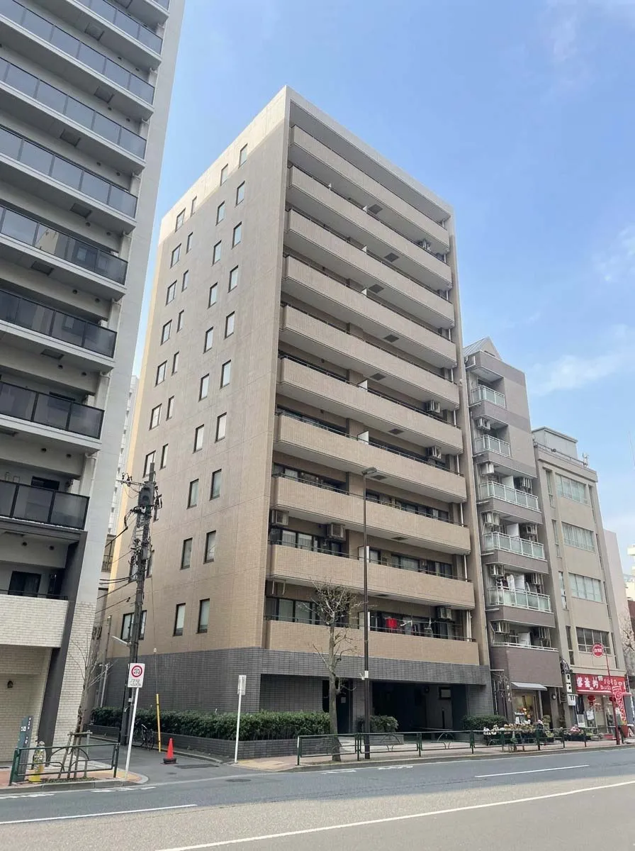 ルミネ湯島 302 号室外観写真:建物の外観が主体の街中写真