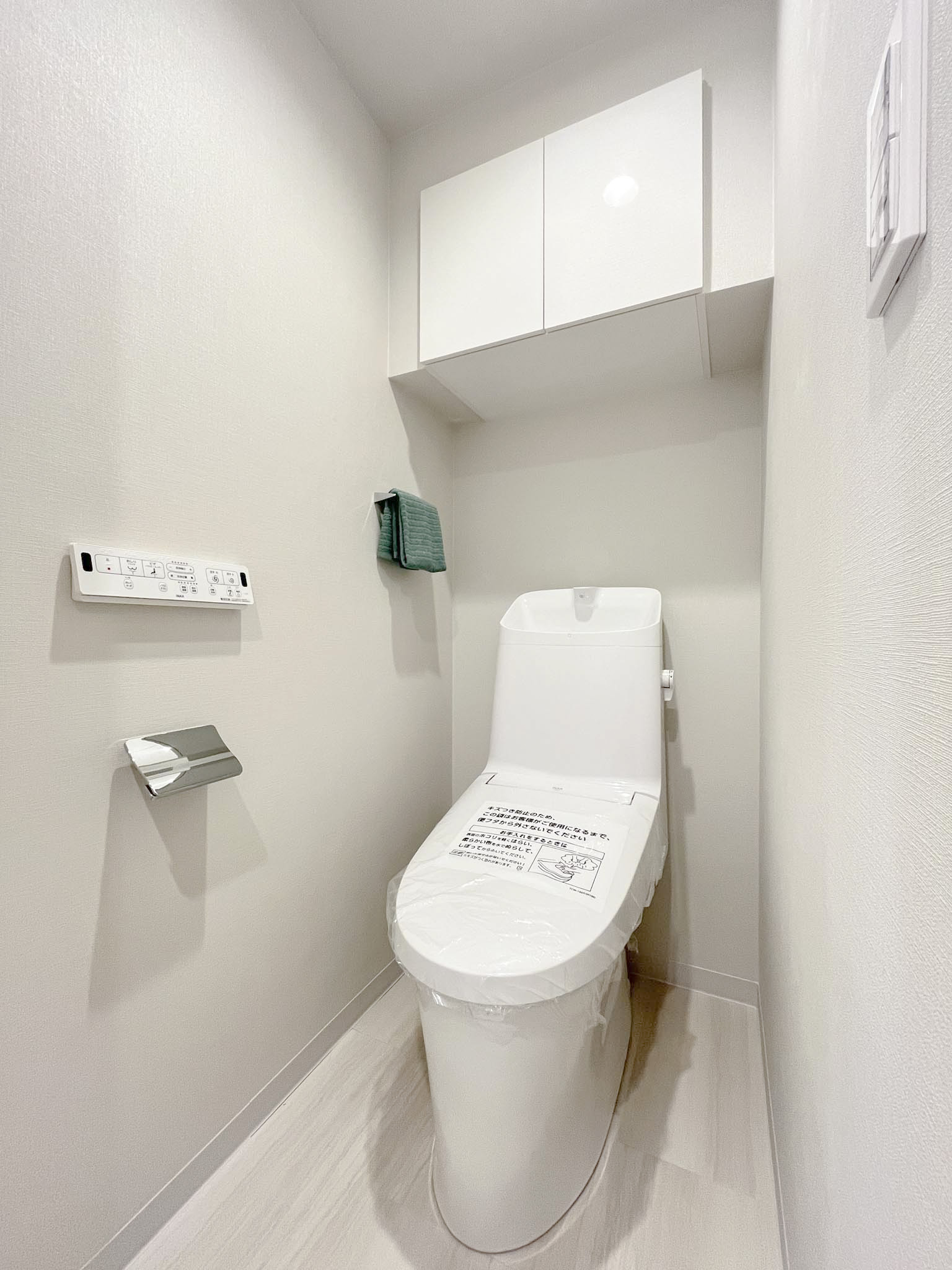 便器と付属設備が主体のトイレ空間