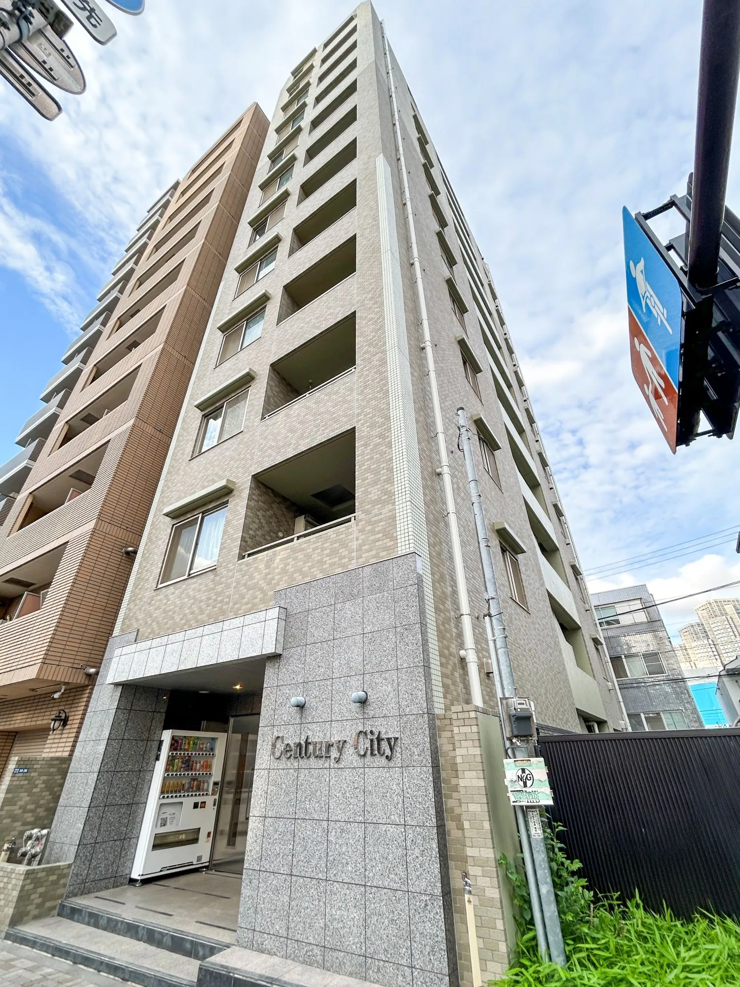 建物の外観全体を撮影した画像