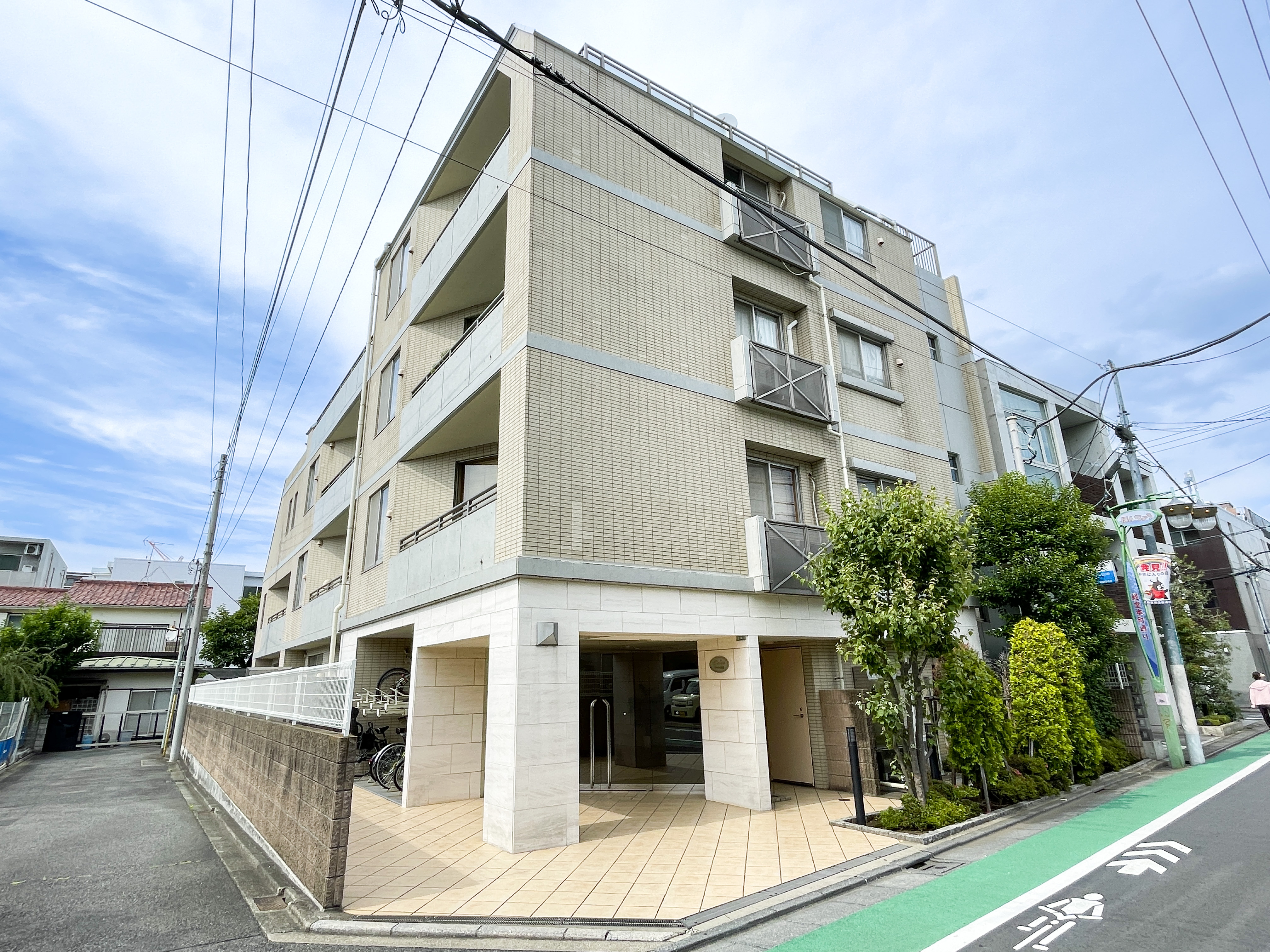 ドールチェ経堂の外観全体を撮影した画像