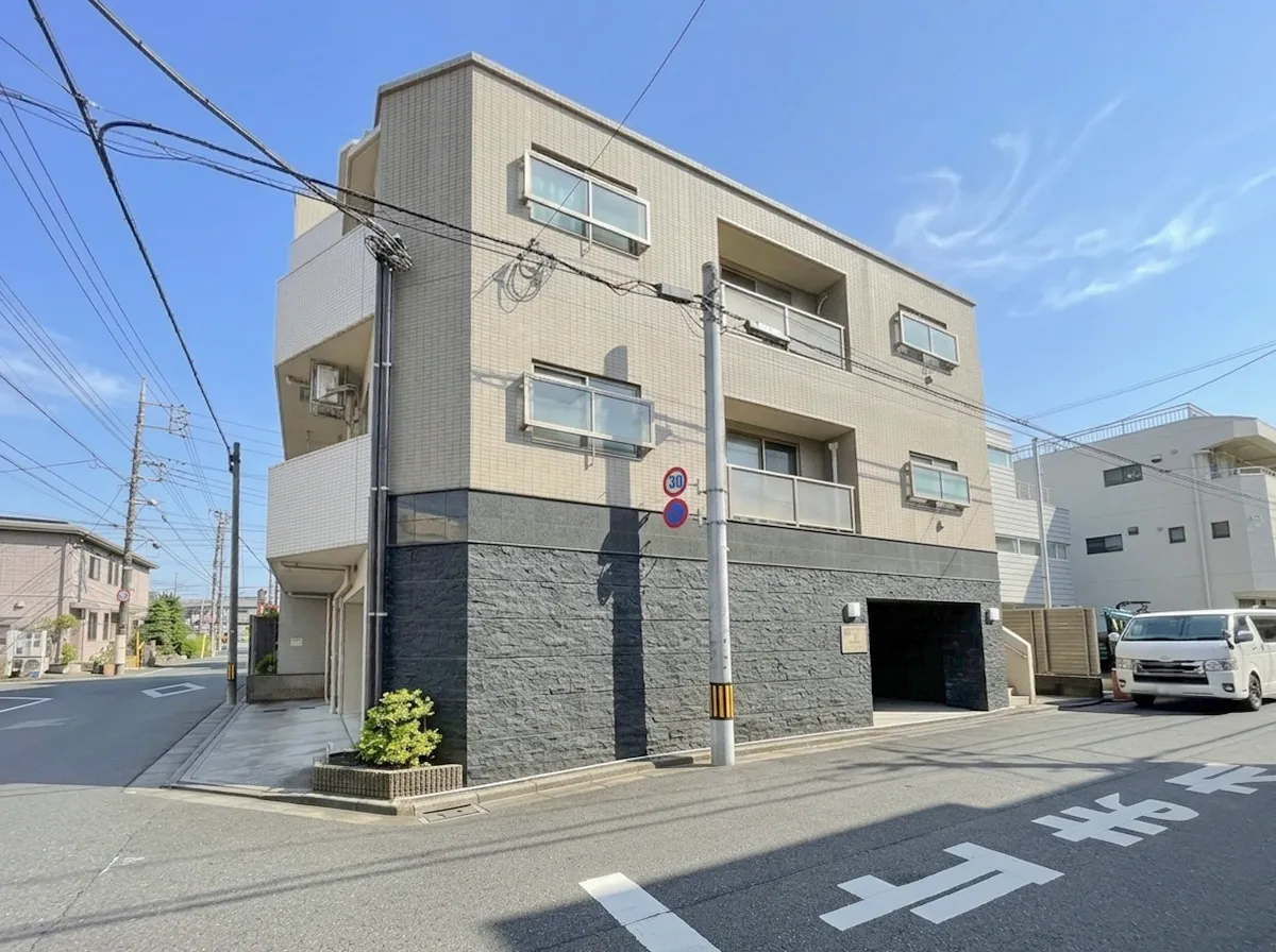 建物の外観を撮影した写真