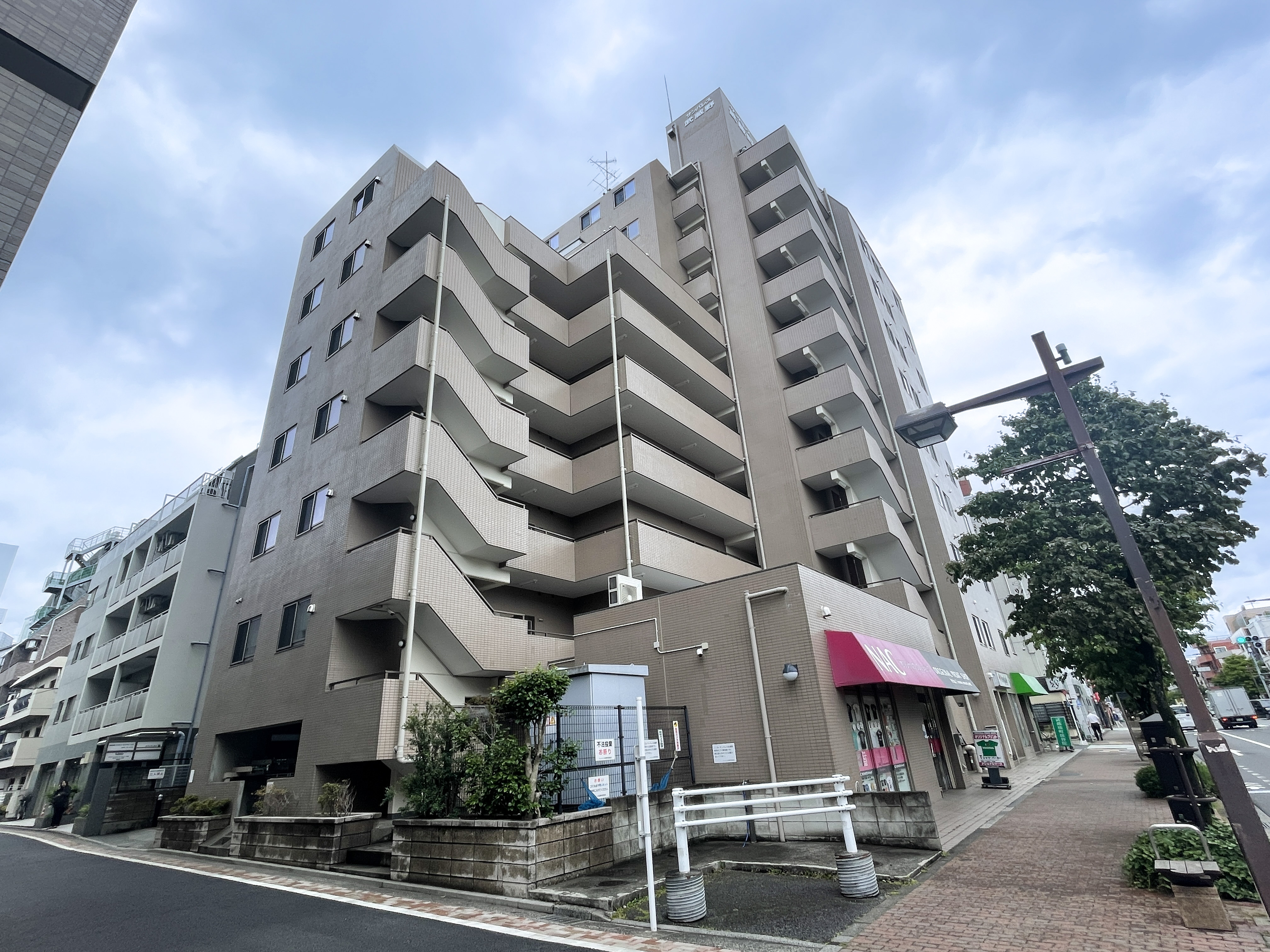 サンパレス武蔵野の建物外観を撮影した写真