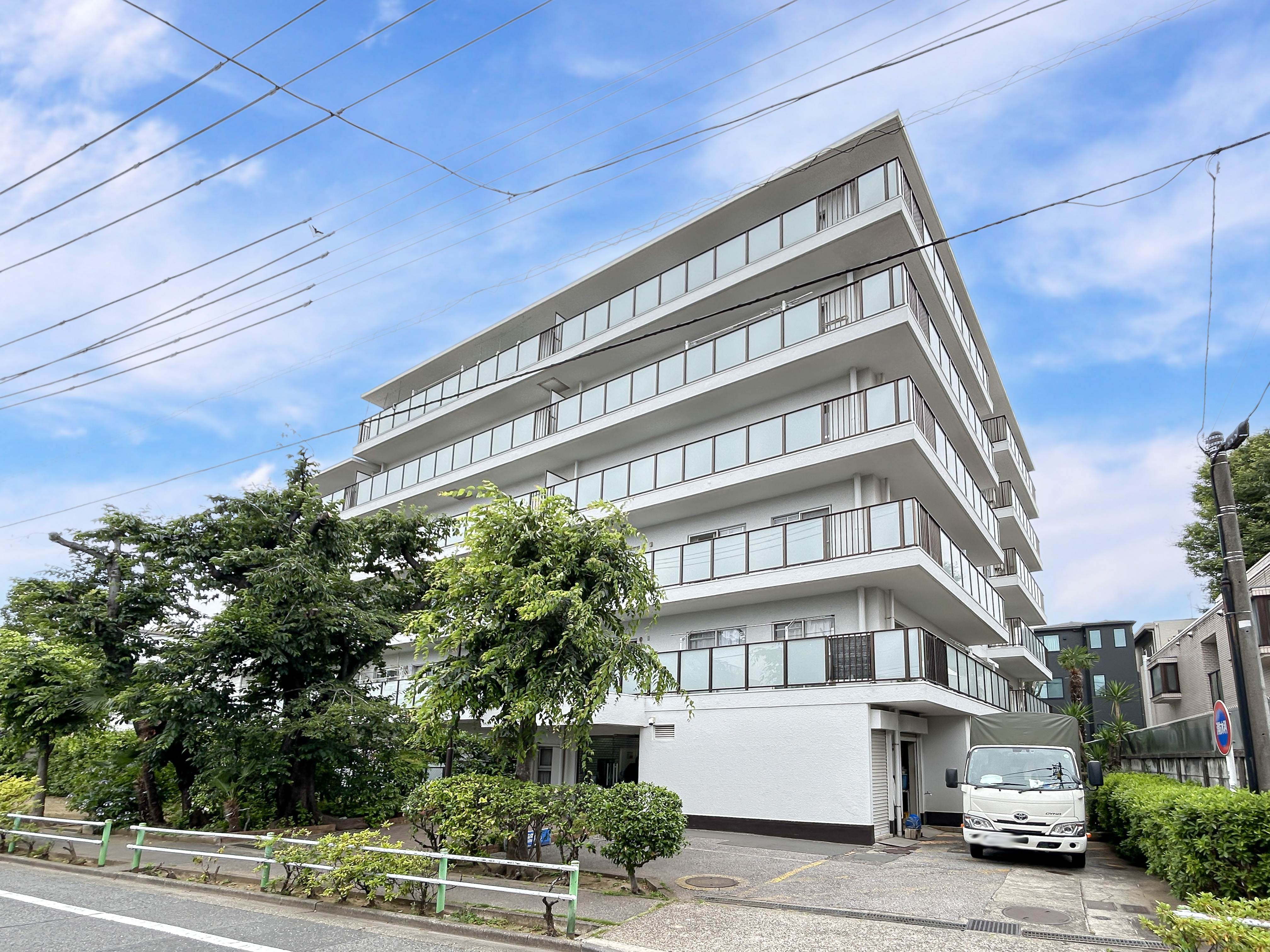 池袋西ビューハイツの外観を主体に撮影した写真