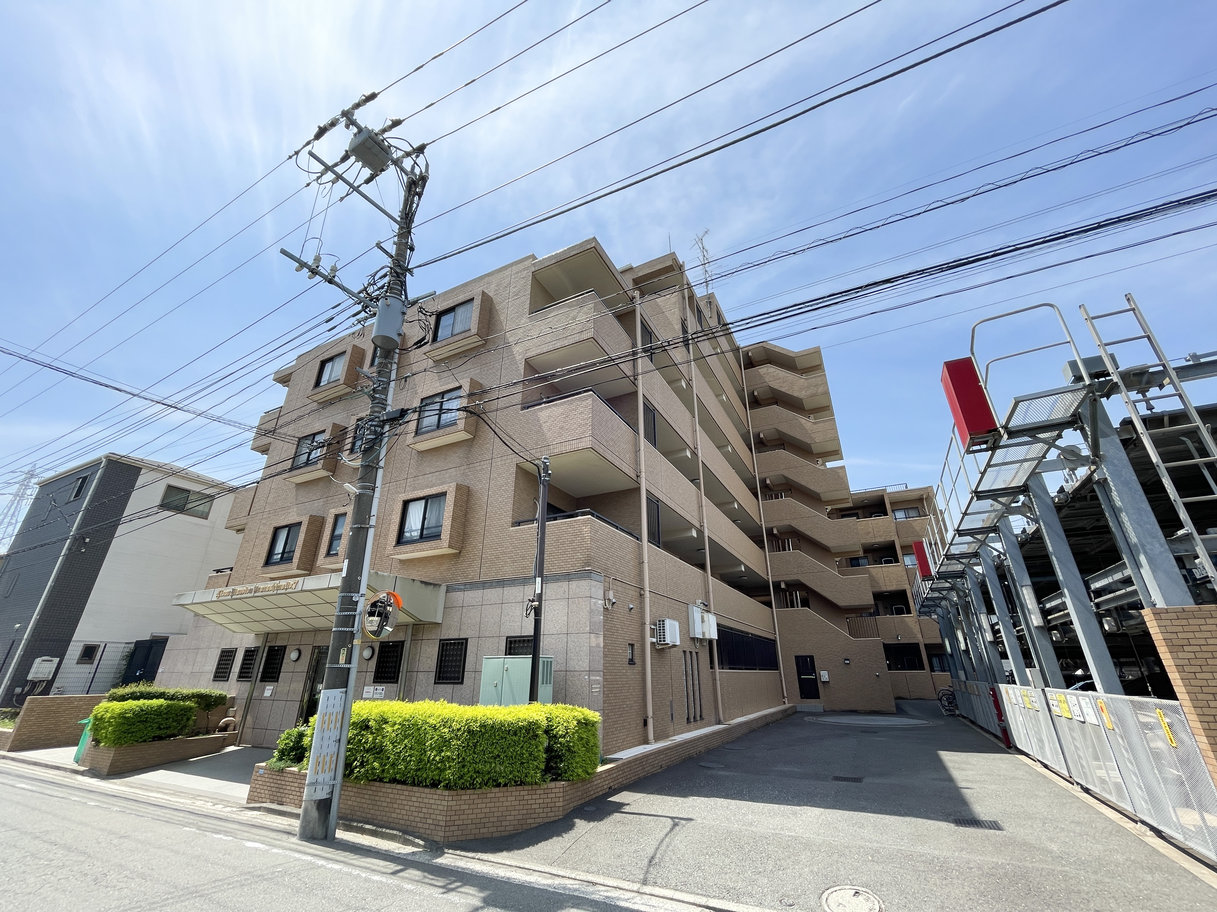 外観:建物の外観全体を捉えた画像