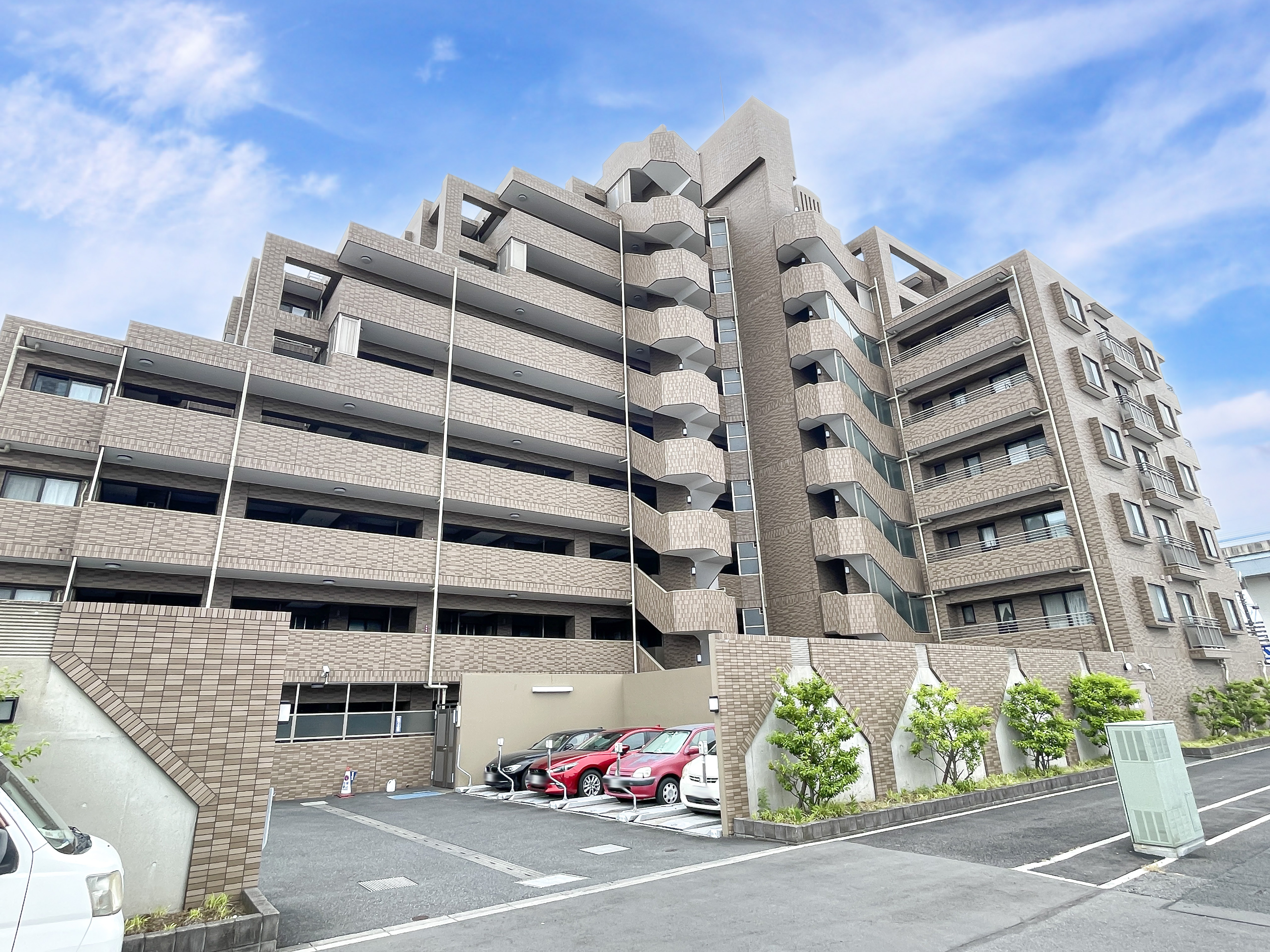 建物の外観全体を撮影した画像