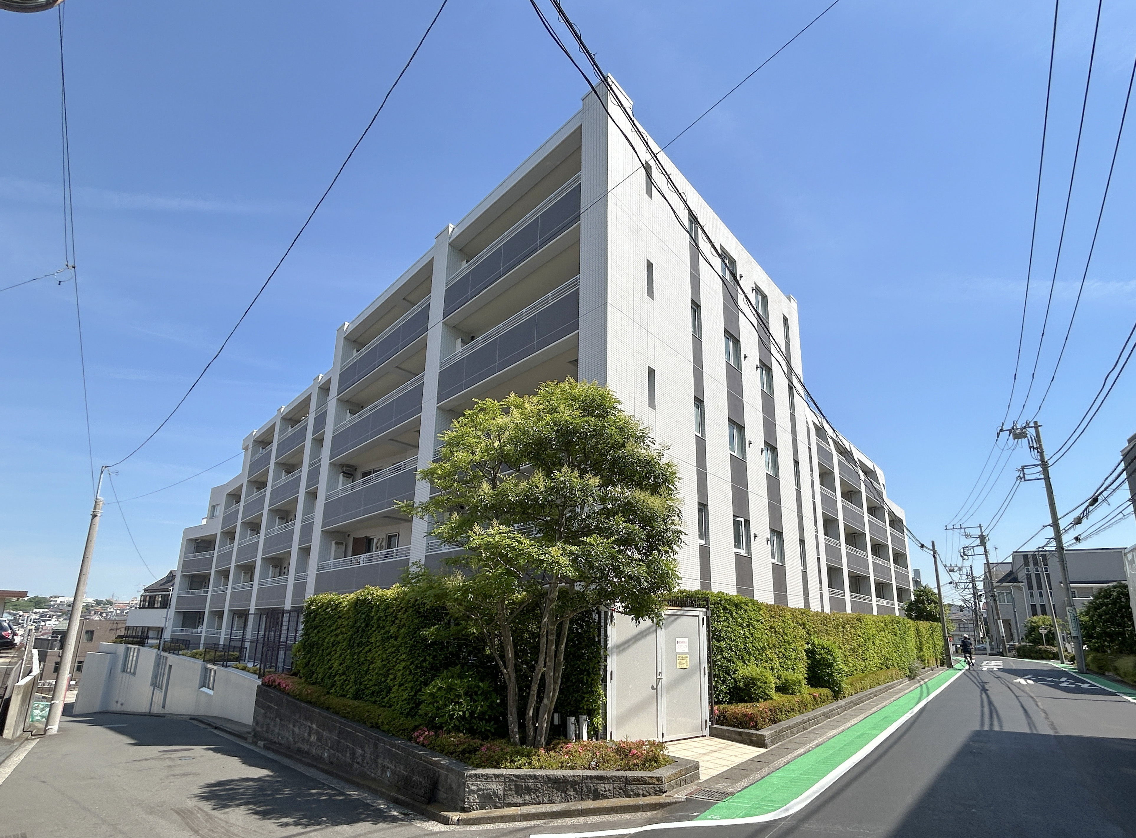建物の外観を主体に撮影した画像