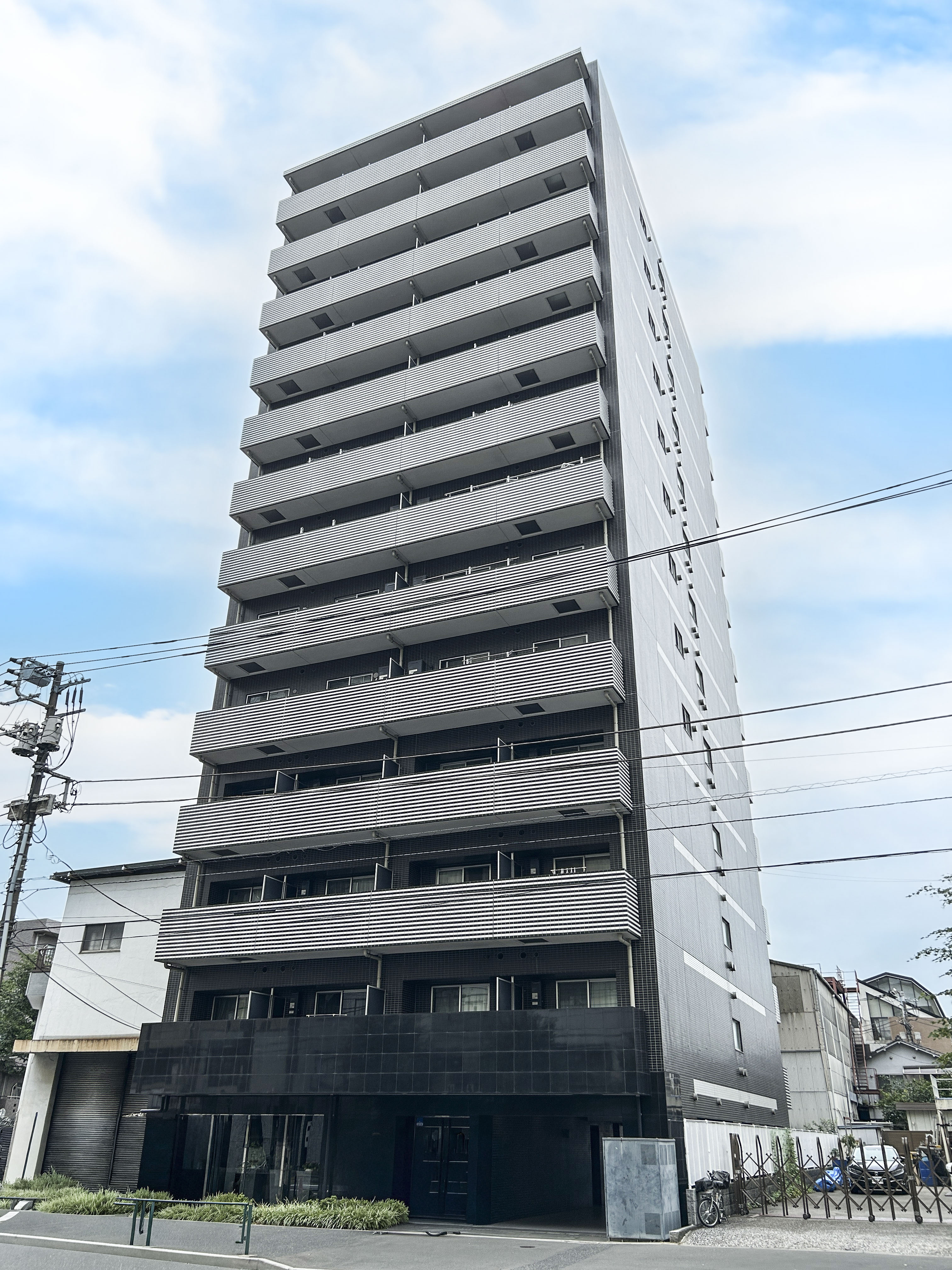建物全体の外観を撮影した画像