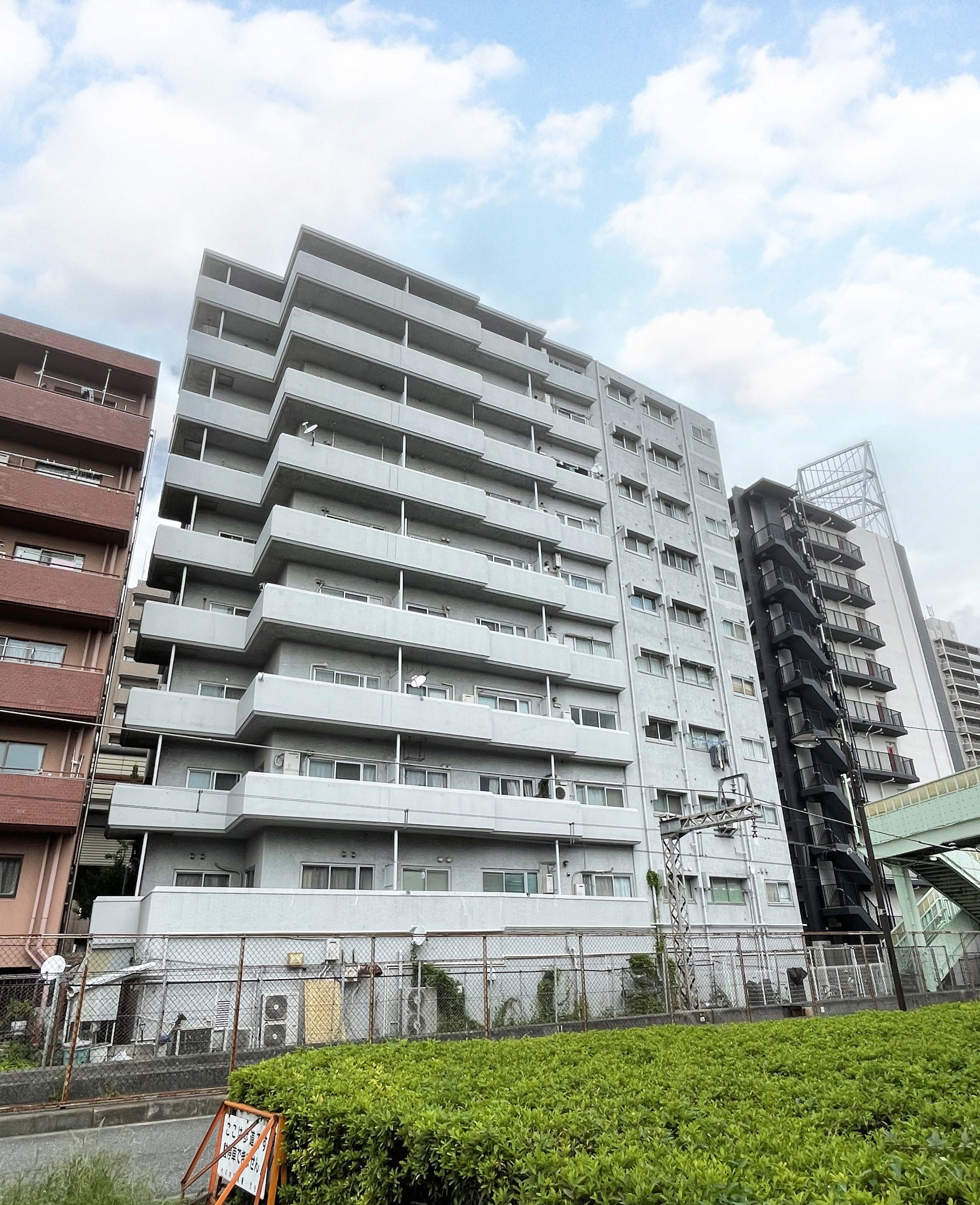 建物の外観を捉えた画像