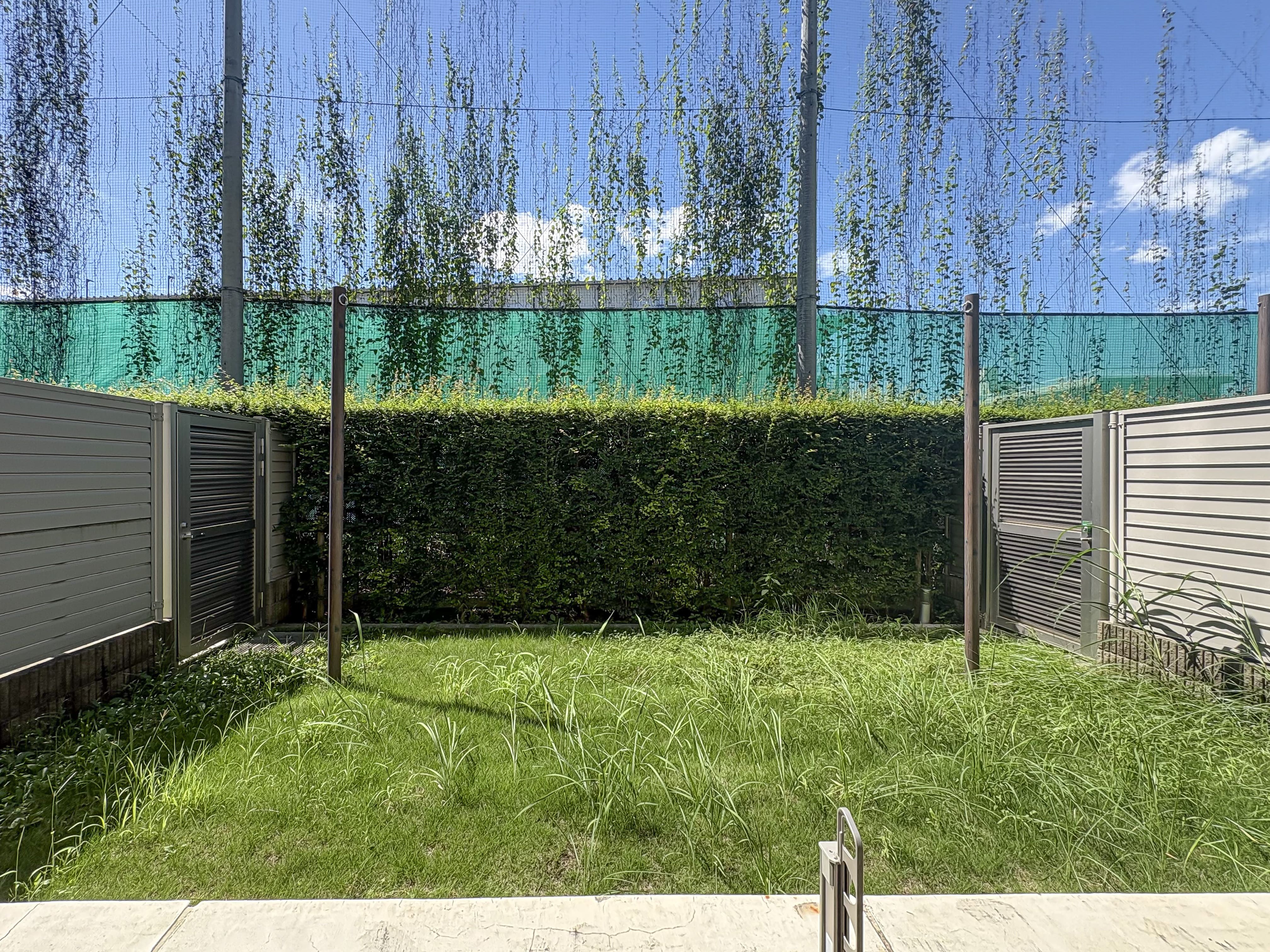 建物の外観（庭園含む）を主体とした写真